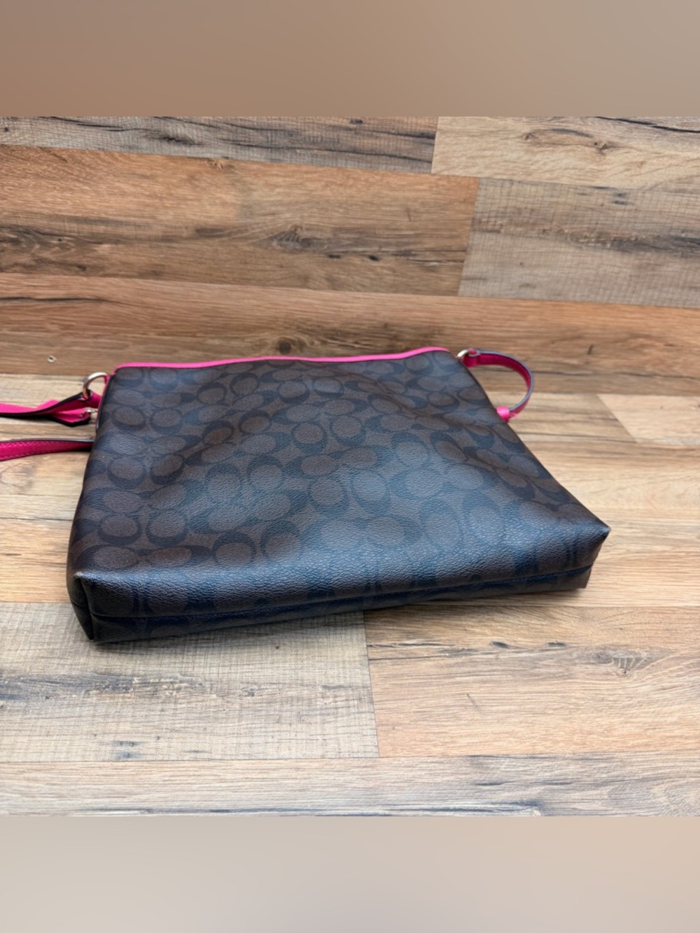 Coach Dark Brown Signature Crossbody with Bright Pink Trim - Picture 4 of 7